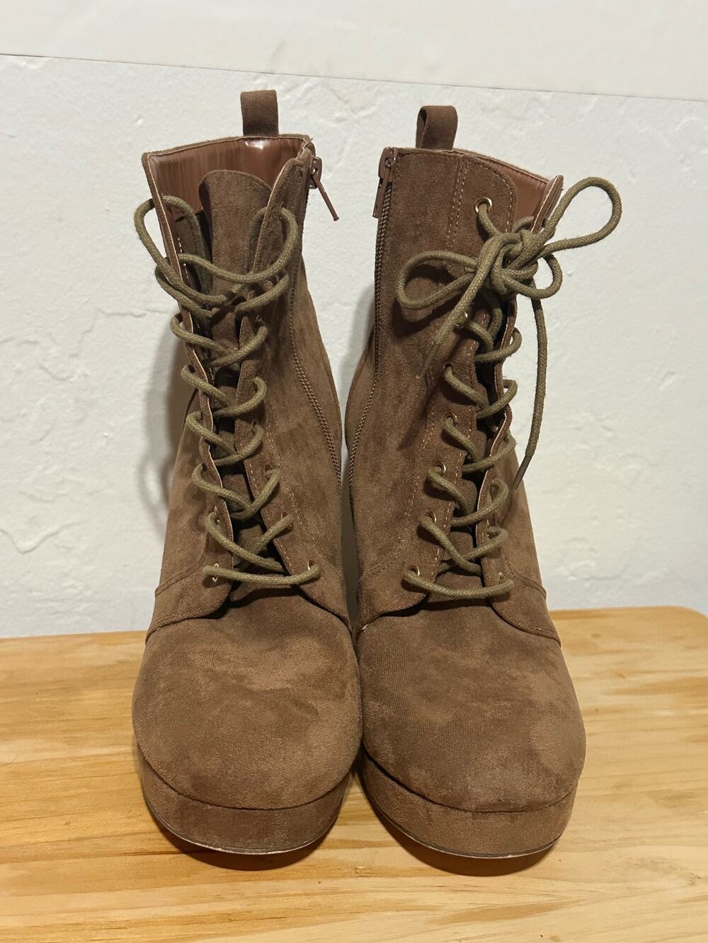 Forever 21 Womens Ankle Boots Size  9 1/2 Tan Faux Suede Ultra High Heels